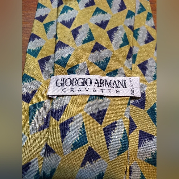 Giorgio Armani Tie, 100% Silk, Yellow & Powder Blue Pattern, Made in Ita… - Picture 5 of 10